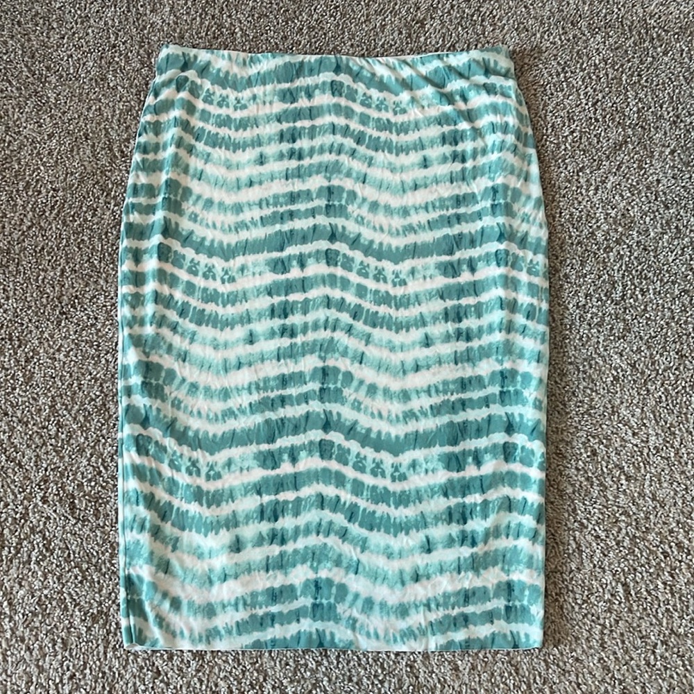 Vince Camino sz M skirt Aqua Wave Batik print